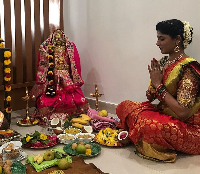 Neha Chowdary performing Hindu rituals