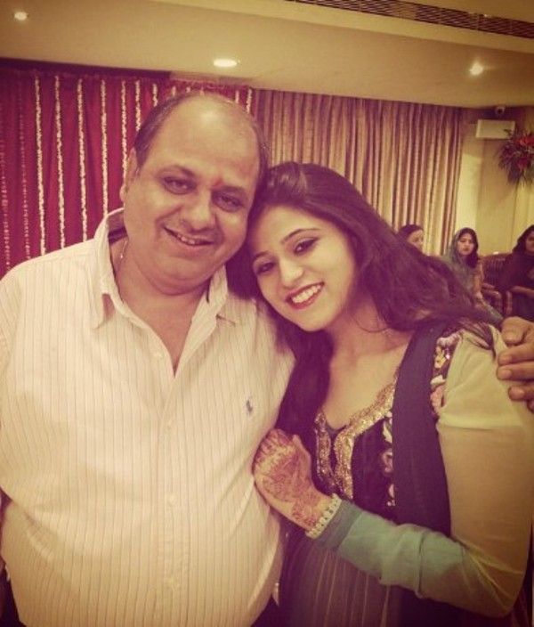 Neha Vaishnav with her father