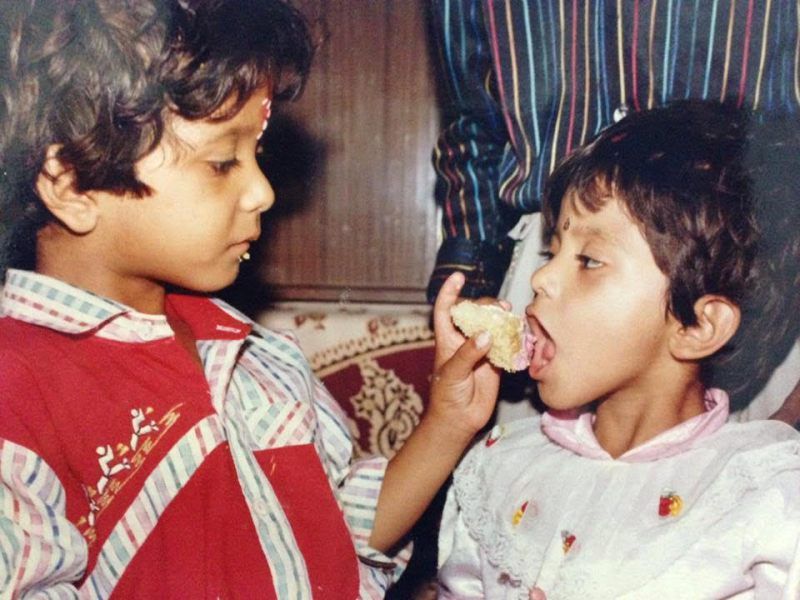 Neha Vaishnav's (right) childhood image