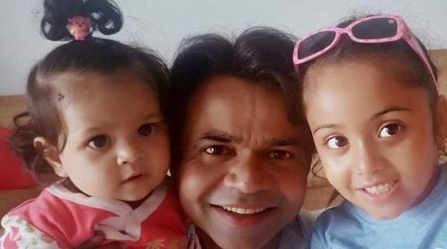 Rajpal Yadav with his daughters Harshita and Rehanshi