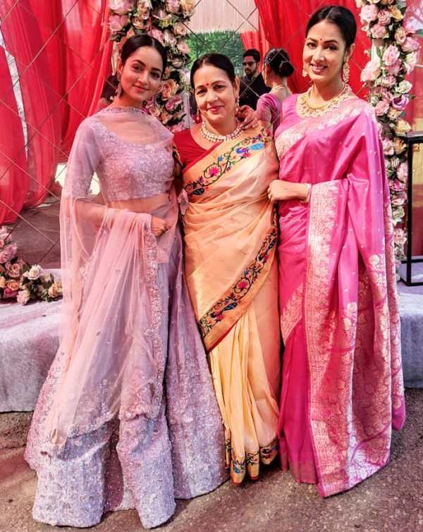 Shanvi Srivastava with her mother and sister