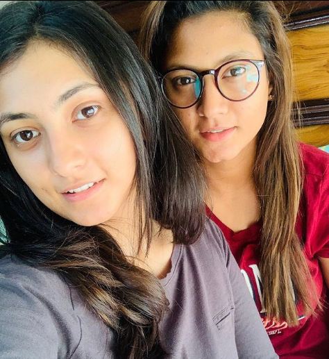 Taniya Bhatia with her sister