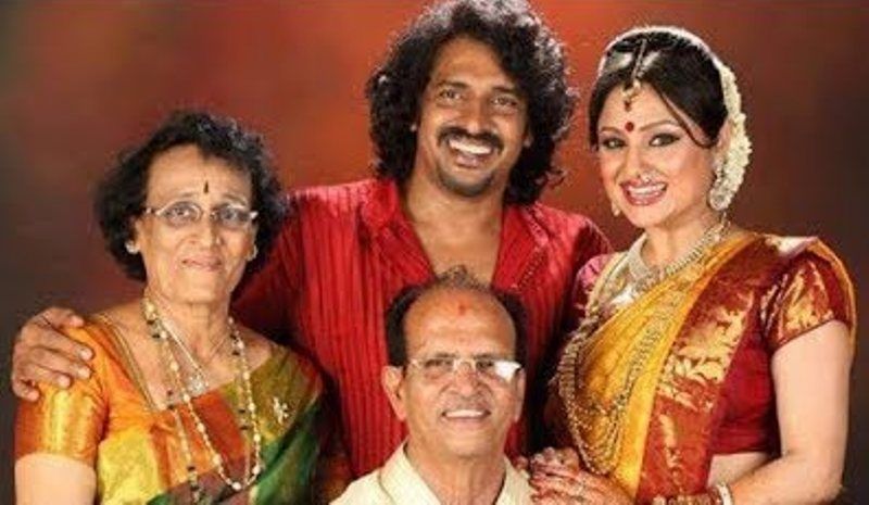Upendra Rao with his parents and wife