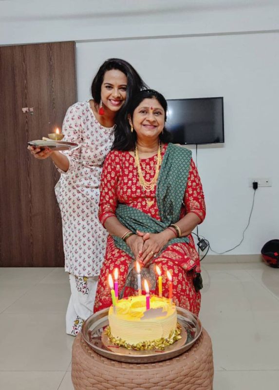 Amruta Dhongade celebrating her mother's birthday