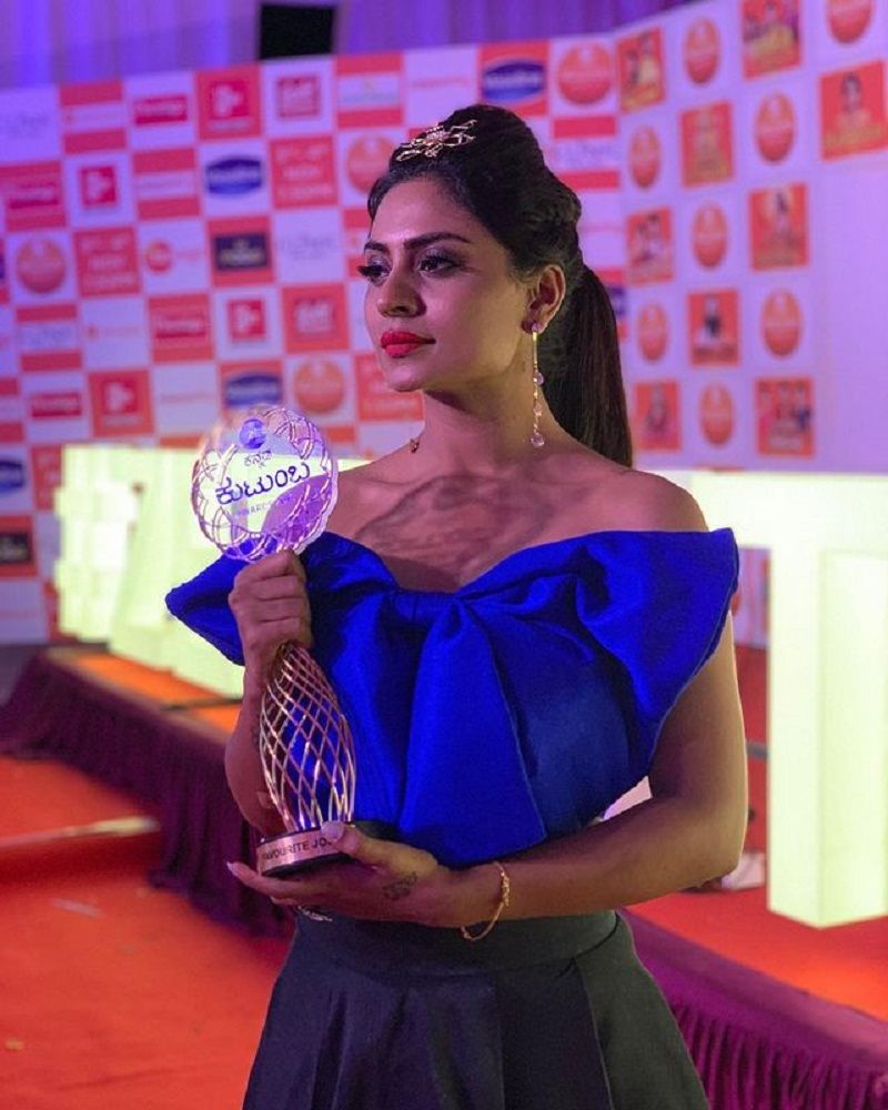 Deepika Das wins Zee Award