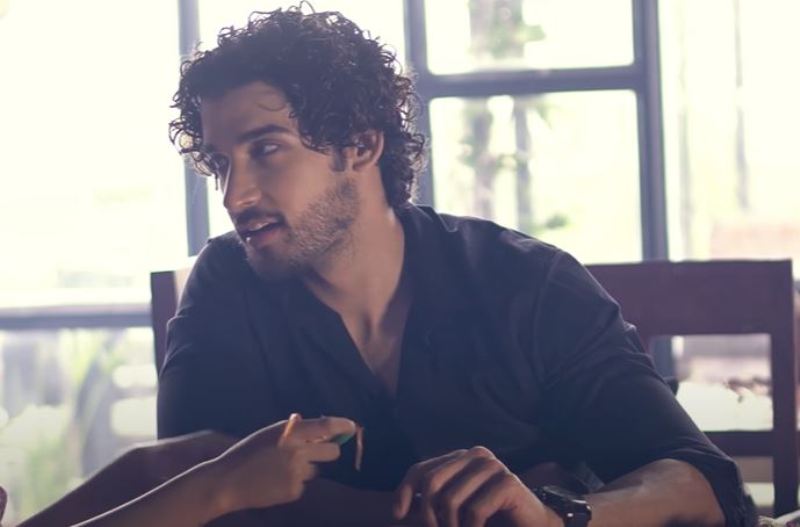 Gautam Vig in the music video - 'I Love You Kinna Saara' (2019)