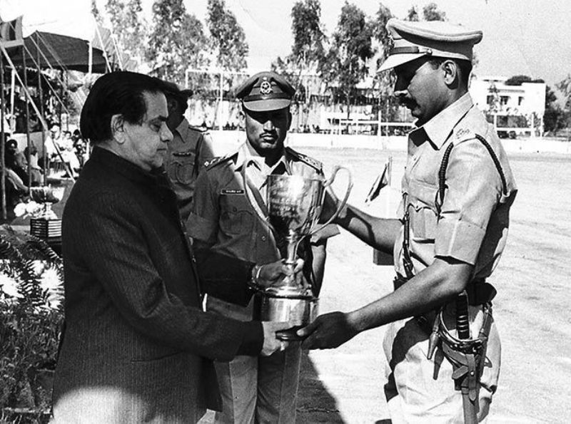 Hemant Karkare receiving the Best Cadet trophy from the then Union home minister P. C. Sethi at the National Police Academy, Hyderabad