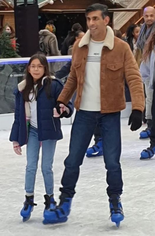 Krishna Sunak with her father, Rishi Sunak, went for ice skating