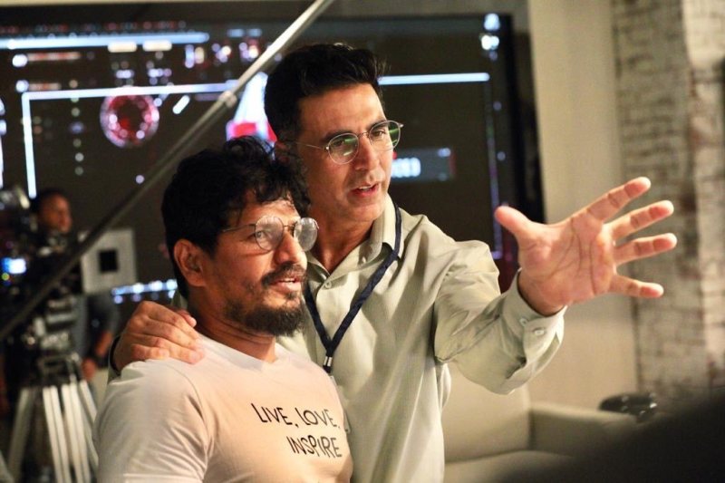 Ravi Varman (left) with Akshay Kumar during the shoot of Mission Mangal