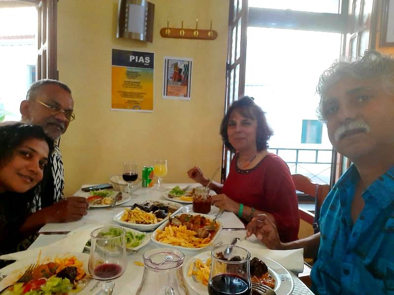 Remo Fernandes with his wife, sister, and brother-in-law