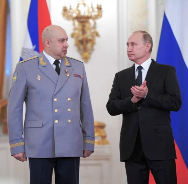 Sergei Surovikin with Russian President Vladimir Putin