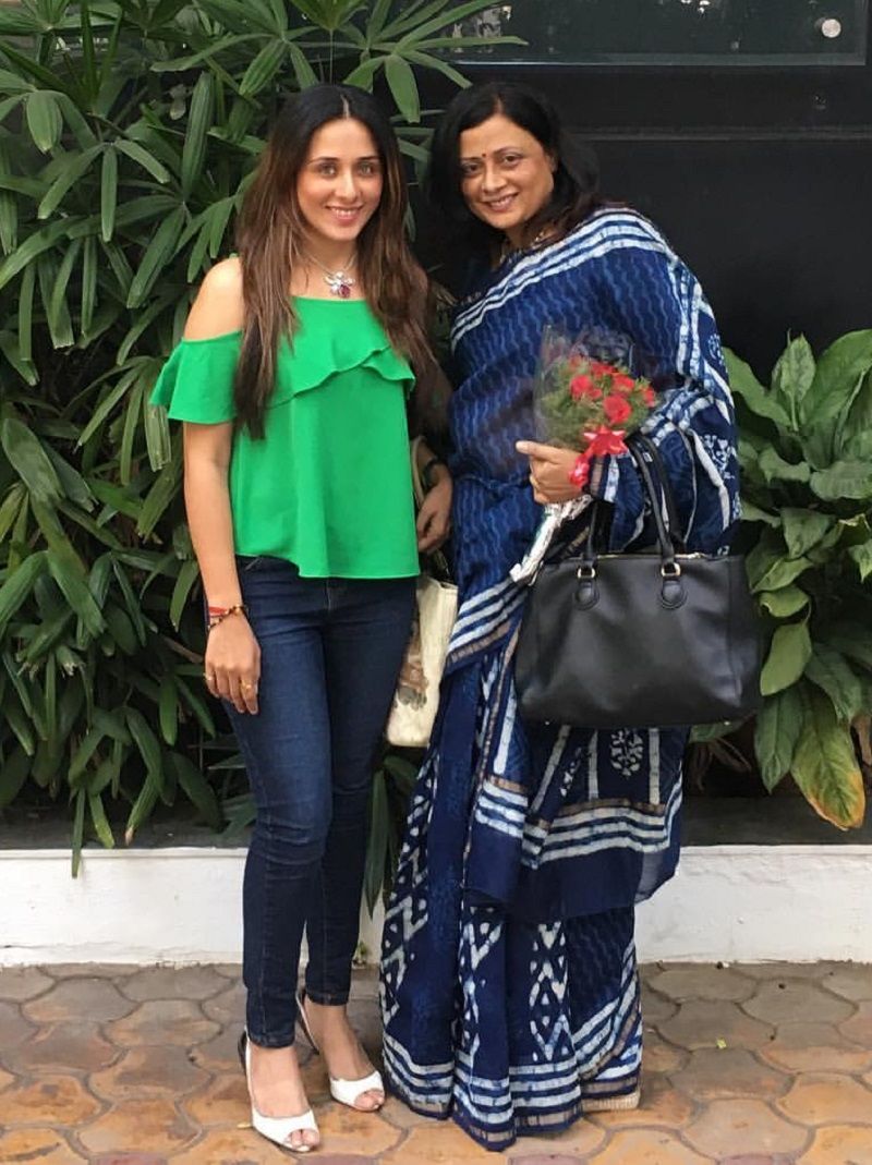 Tejaswini Lonari with her mother