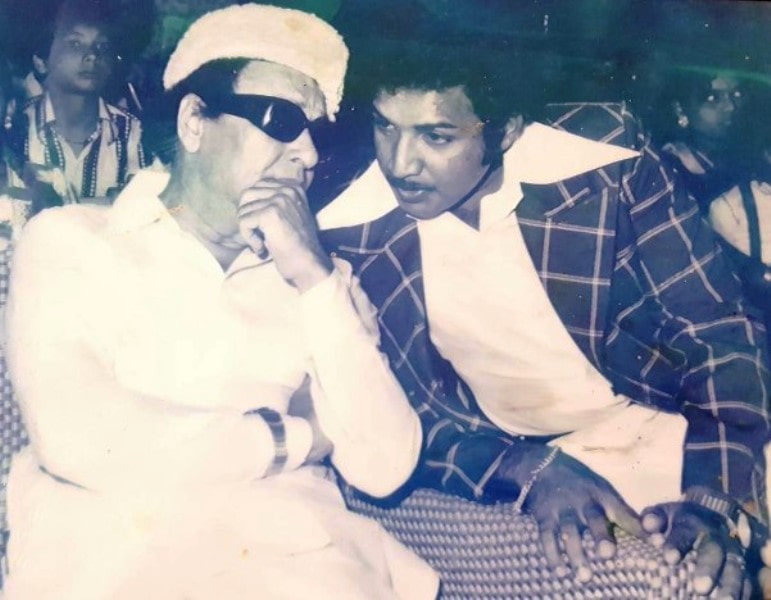 Vijayakumar with the former CM of Tamil Nadu Marudhur Gopalan Ramachandran