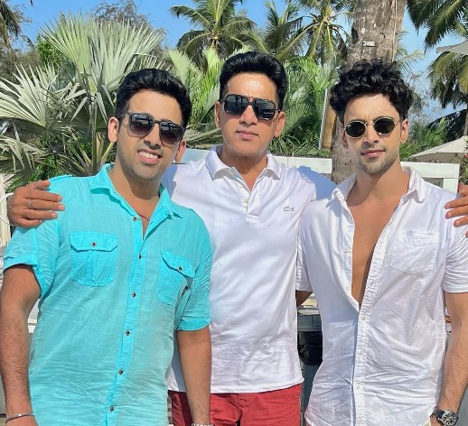 Aakash Ahuja with his father (middle) and brother (left)