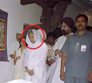 Anita Kalra during her father's funeral