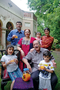 Areez Pirojshaw Khambatta with his family