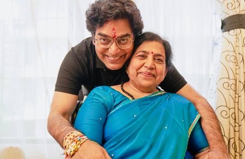 Ashutosh Rana with his sister