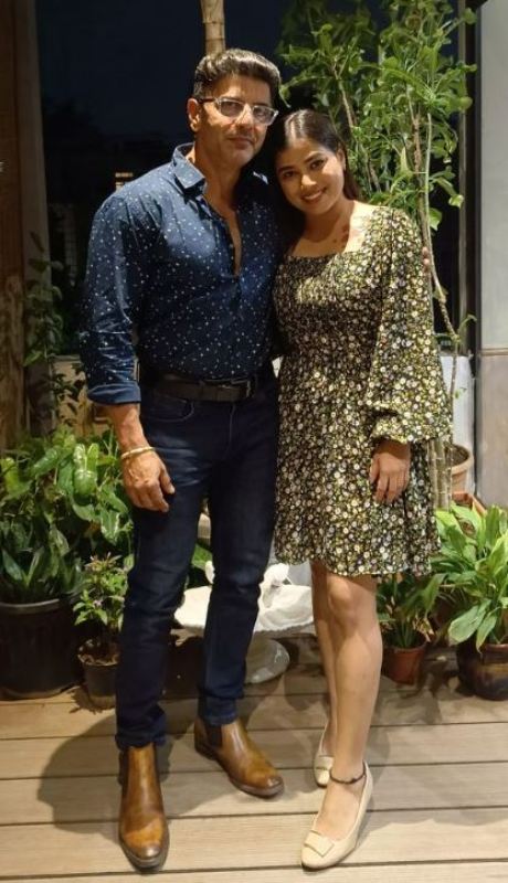 Babloo Prithiveeraj with his girlfriend, Sheetal