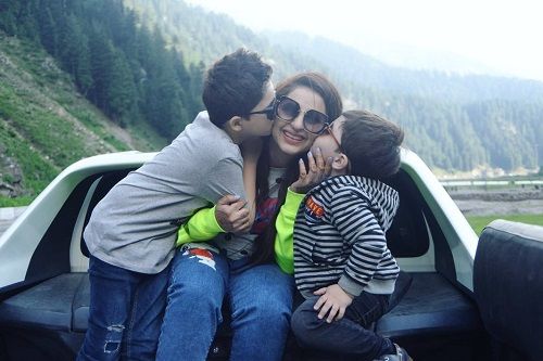Fatima Effendi on a trip with her children
