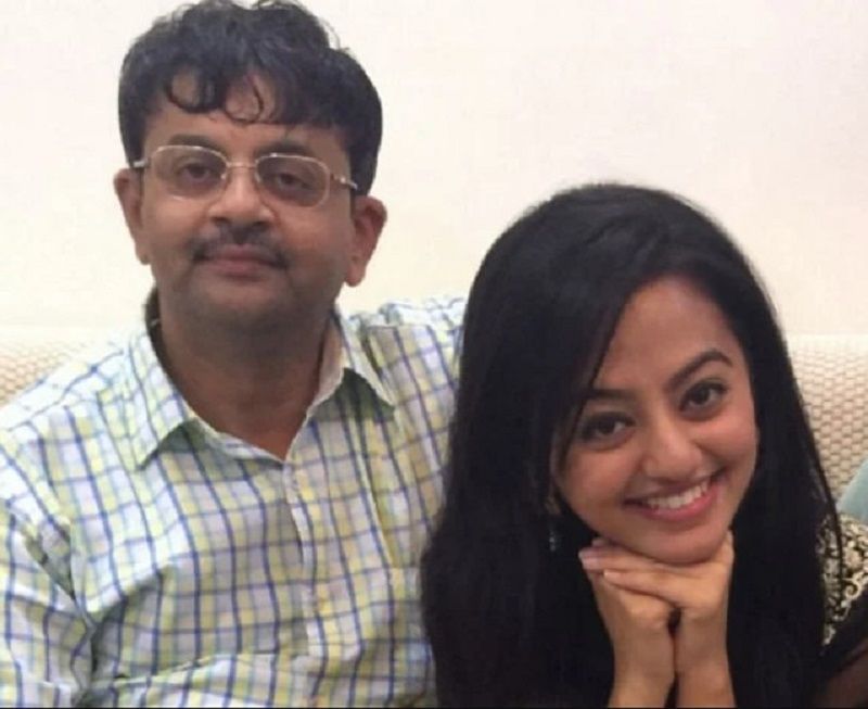 Helly Shah with her father