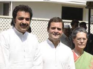 Kuldeep Bishnoi with Rahul Gandhi and Sonia Gandhi
