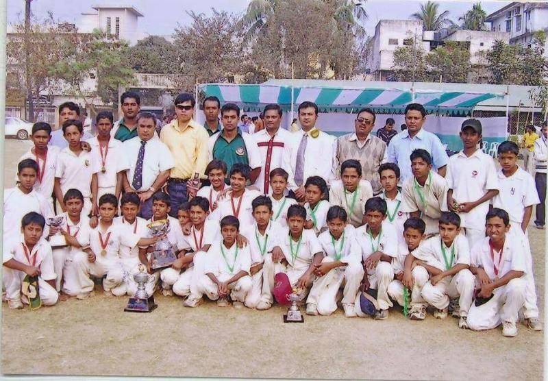 Litton Das (second from right, bottom row) playing for Rajshahi division in Under-13 team