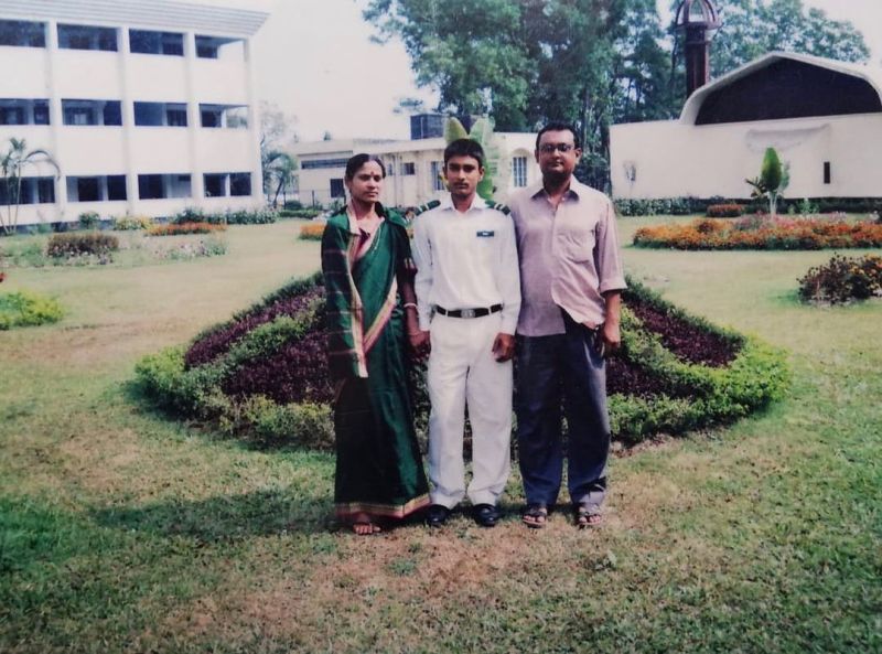 Litton Das with his parents at a young age