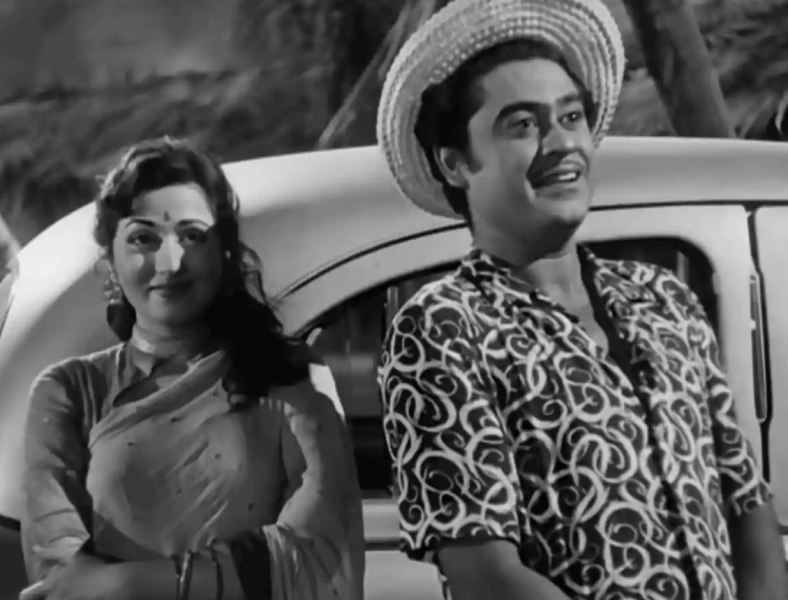 Madhubala (as Renu) and Kishore Kumar (as Manmohan 'Manu' Sharma)- a still from the film 'Chalti Ka Naam Gaadi' (1958)