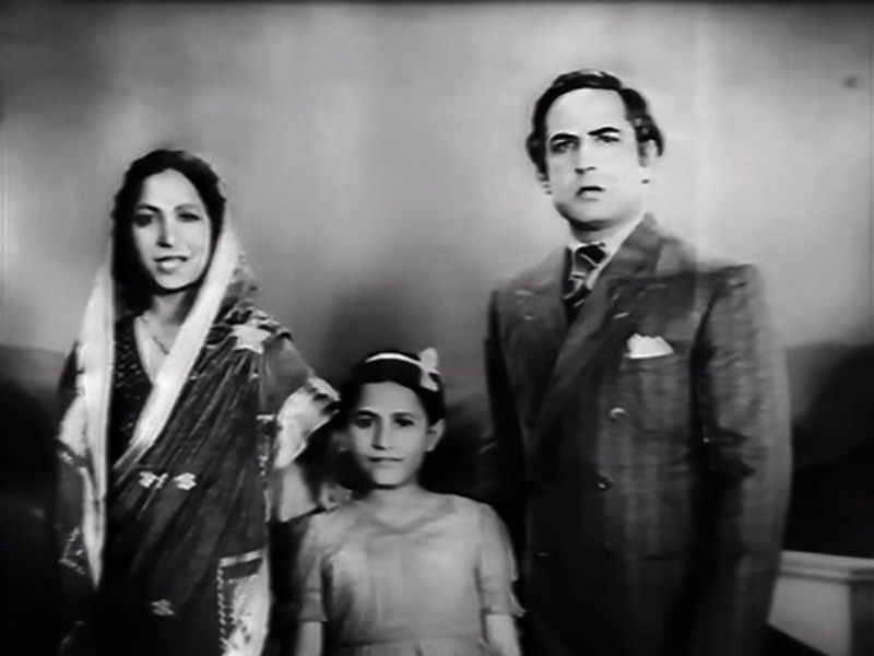 Madhubala as baby Mumtaz in the film 'Basant' (1942) - a 'Bombay Talkies' production, starring Mumtaz Shanti (left) and Ulhas (right)