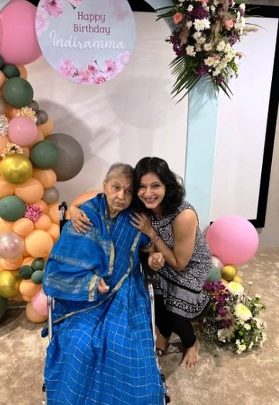 Manjula with her mother Indira Devi