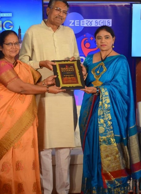Naina Jadeja while receiving an award