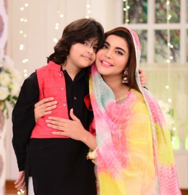 Nida Yasir with her son Balaj Yasir