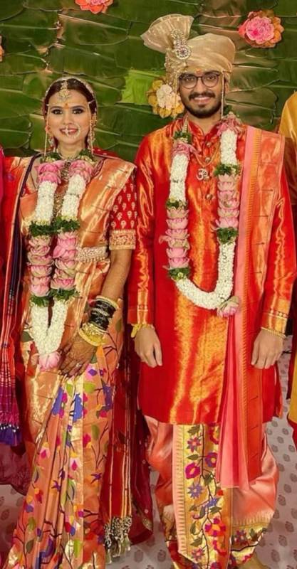 Nihar Thackeray with his wife Ankita Patil Thackeray (2)
