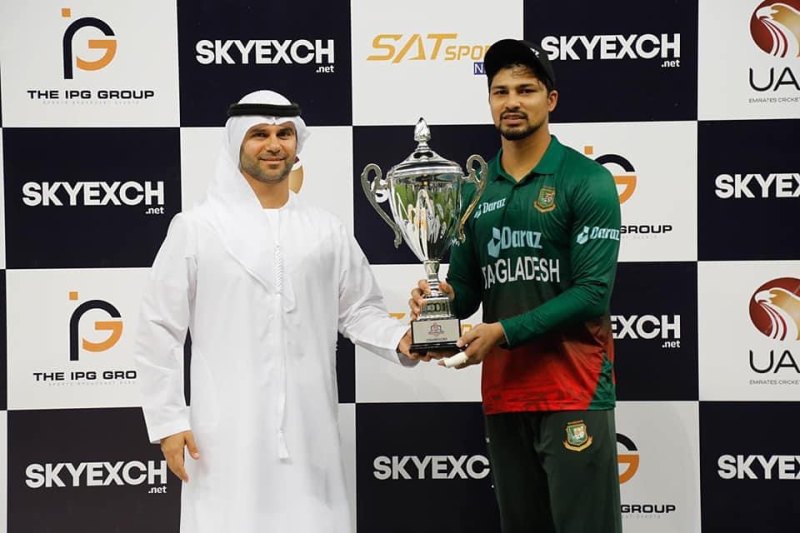Nurul Hasan (right) after winning T20 series against United Arab Emirates