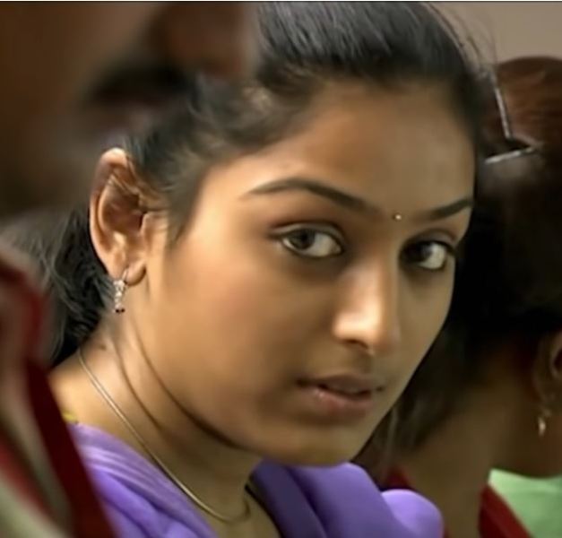 Padmapriya Janakiraman as Vasanthi Ramalingam in the film 'Thavamai Thavamirundhu' (2005)