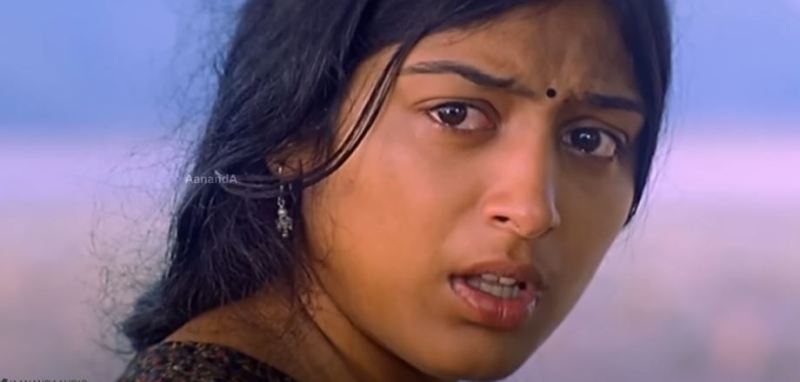 Padmapriya as Vasanthi in the film 'Seenu Vasanthi Lakshmi' (2004)