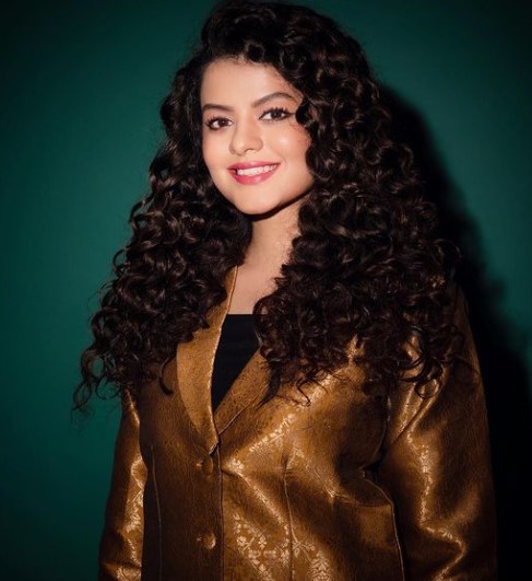 Palak Muchhal (Singer) Wiki, Height, Age, Husband, Family, Biography ...