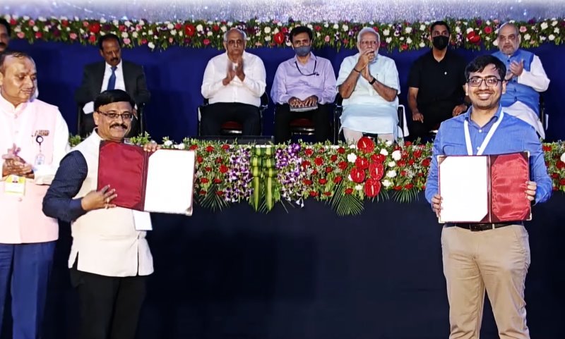 Pawan Kumar Chandana receiving National Startup Award in 2020