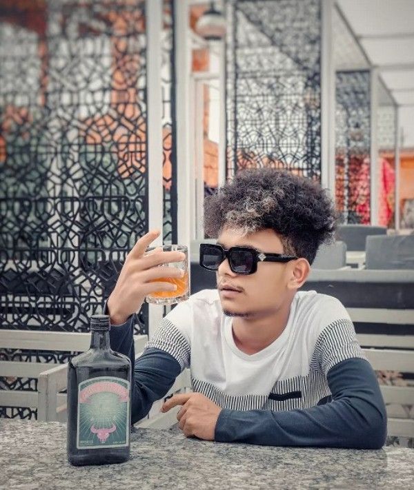 Priyanshu Kshatriya drinking alcohol