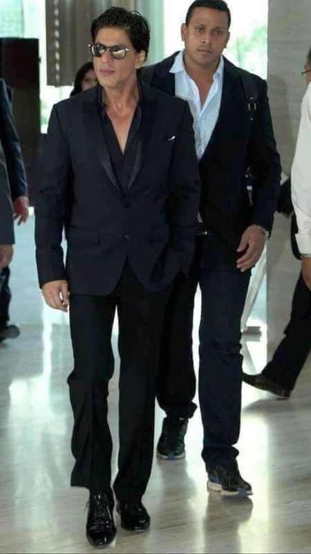Ravi Singh with Shah Rukh Khan