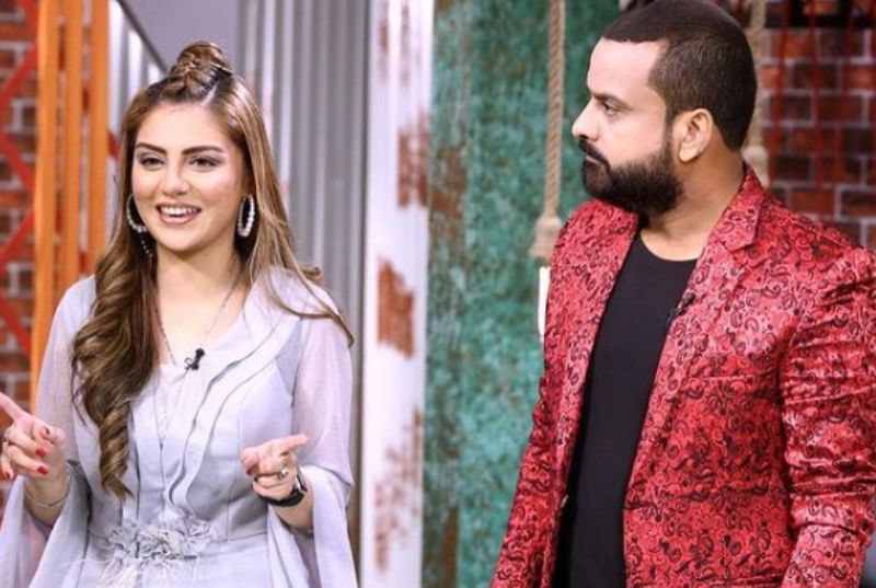 Rida Isfahani while hosting the show G Janab (2022) on GTV News