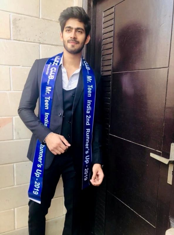 Rishabh Jaiswal as the first runner-up of Mr Teen India pageant