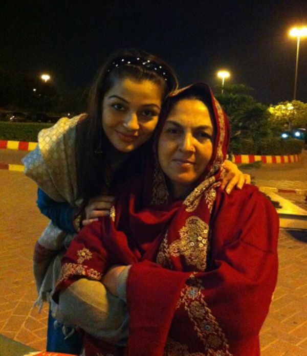 Saima Baloch with her mother