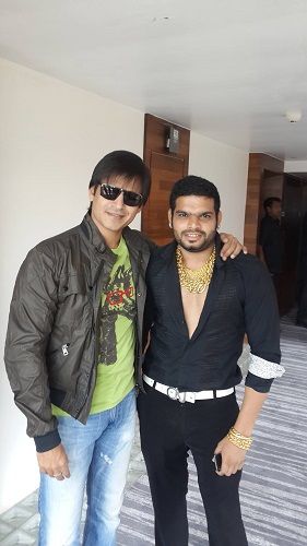 Sanjay Gujar with Vivek Oberoi