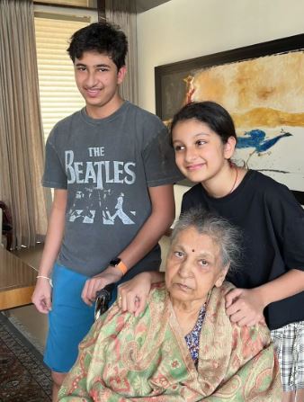 Sitara Ghattamaneni with her grandmother and brother