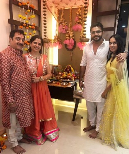 Sohail Kathuria with his family during Ganesh Chaturthi