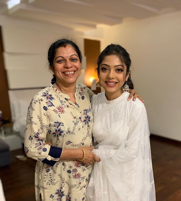 Varsha Bollamma with her mother, Shanthy Bollamma