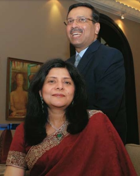 A picture of Sanjiv Goenka with his wife
