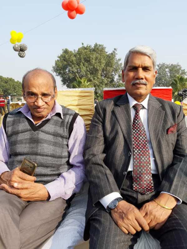 Dr Kashmir Singh (right) with his brother