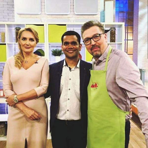 Dr Vivek Joshi in Russia with the anchors of the TV show